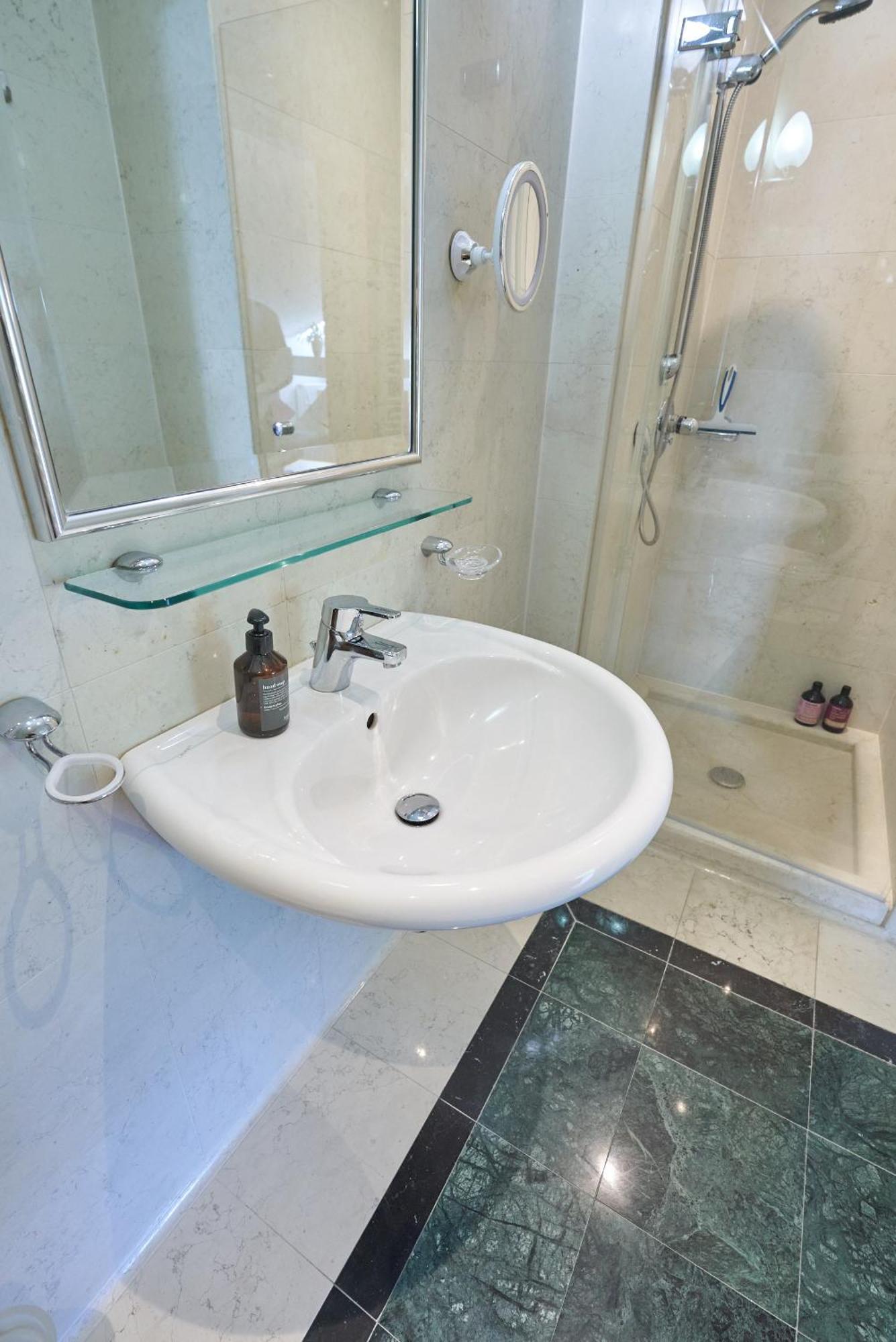 Big Apartment In Guesthouse Baden Dış mekan fotoğraf